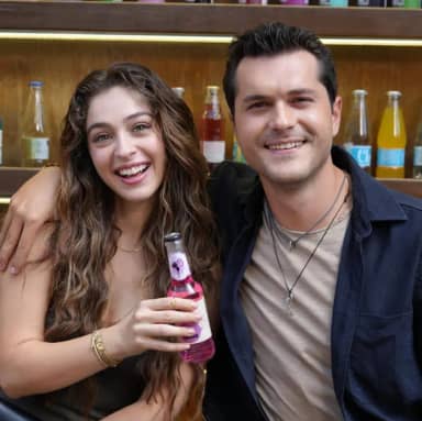 Alperen Duymaz ve Cemre Baysel (Leyla ve Civan) - Leyla