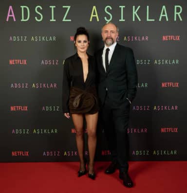 Halit Ergenç ve Funda Eryiğit (Cem ve Hazal) - Adsız Aşıklar