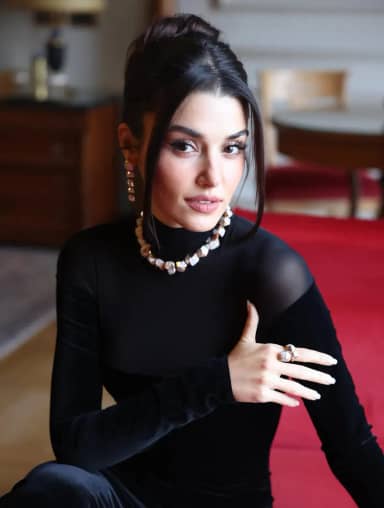 Hande Erçel - Aşk ve Gözyaşı