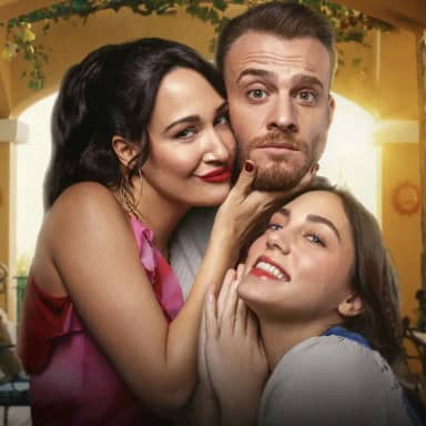 Gupse Özay - Platonik Mavi Dolunay Otel